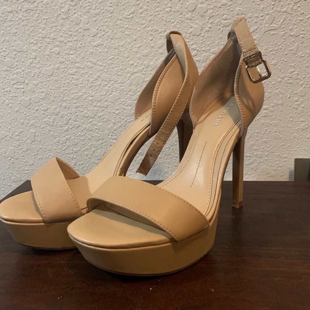 Gianni Bini platform heels